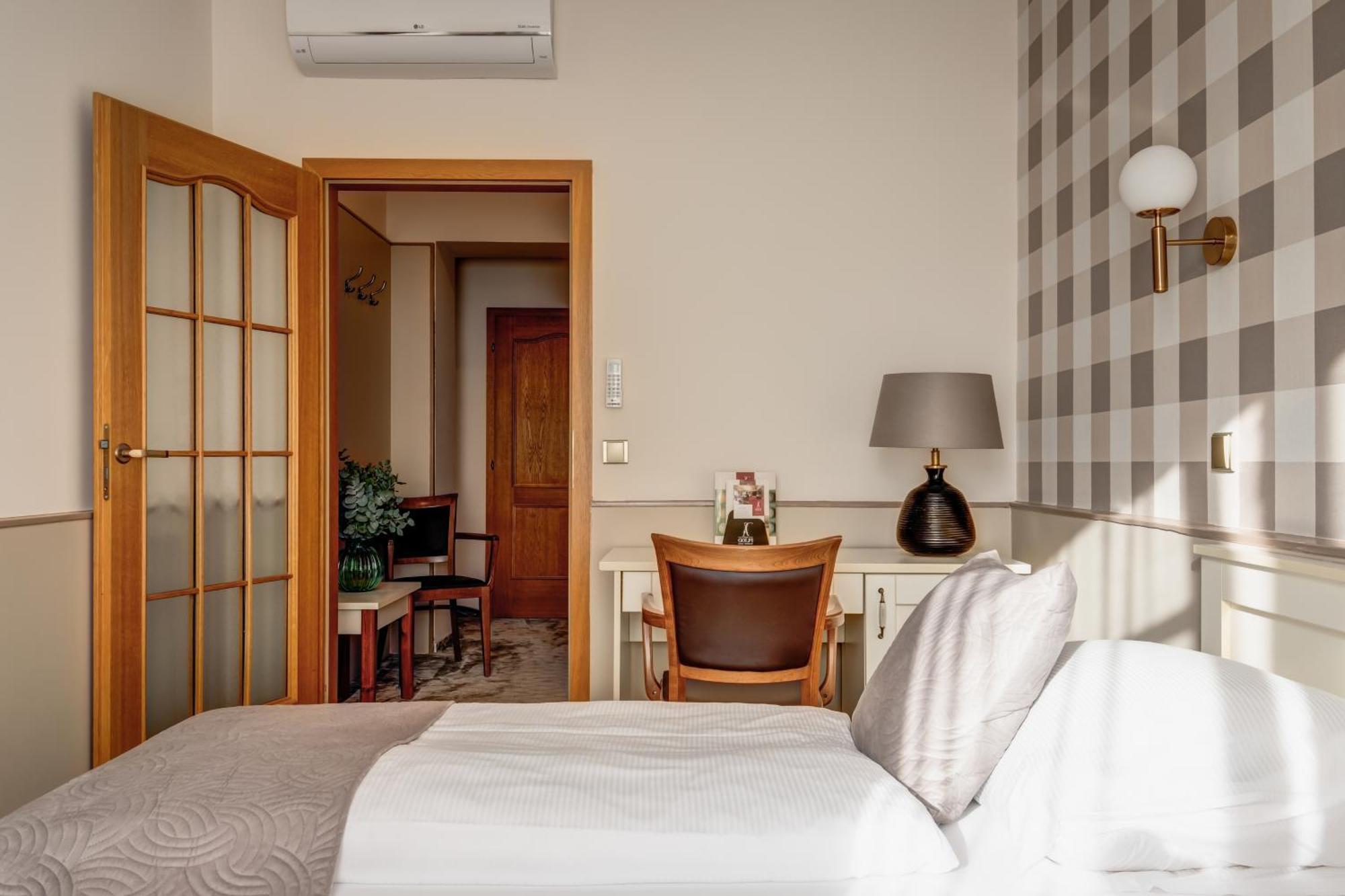 Hotel Golfi 포데브라디 외부 사진